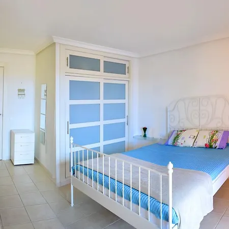 2 Bdr Apartament With Sea View